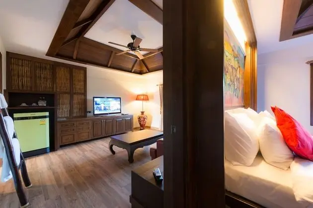Suite King Size Bed