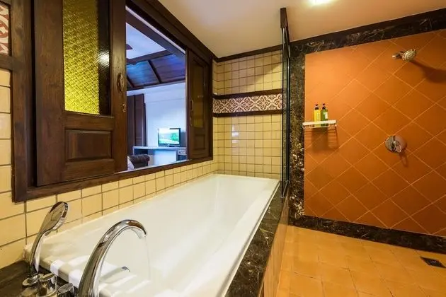 Suite King Size Bed