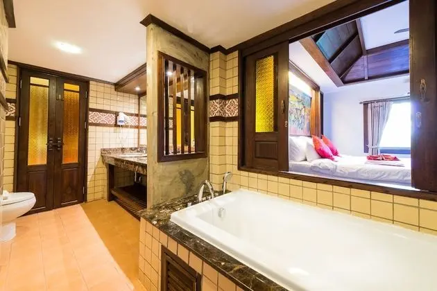 Suite King Size Bed