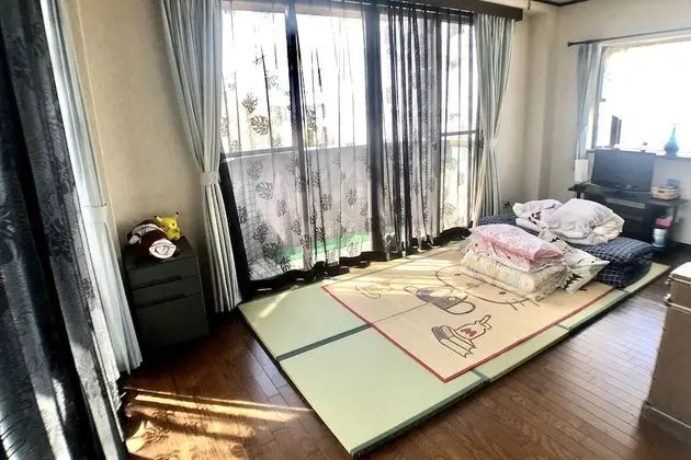 Design Tek Büyük Yataklı Oda, Ortak Banyo