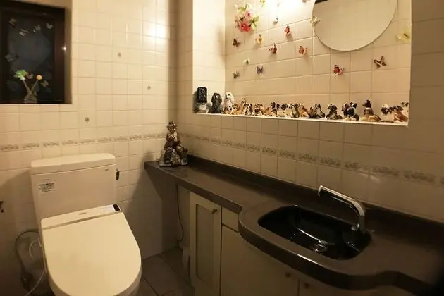 Design Tek Büyük Yataklı Oda, Ortak Banyo