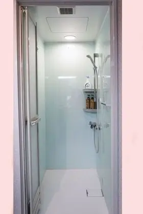 Premier Üç Kişilik Oda, Ortak Banyo