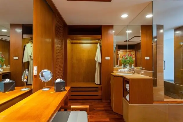 Sala Villa (Lower Floor)