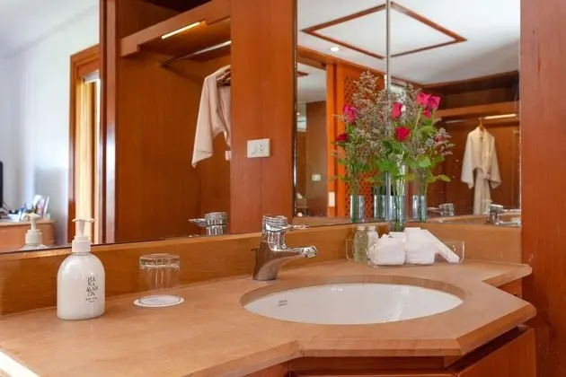 Sala Villa (Upper Floor)