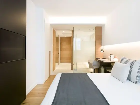 Tek Büyük veya İki Ayrı Yataklı Oda, Balkon