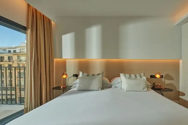 Tek Büyük veya İki Ayrı Yataklı Oda, Balkon