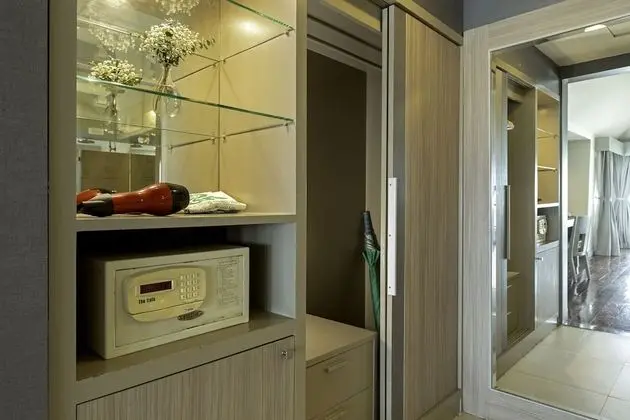 Tek Büyük veya İki Ayrı Yataklı Oda, Denize Sıfır