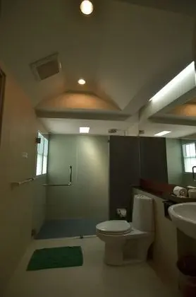 Tek Büyük veya İki Ayrı Yataklı Oda, Denize Sıfır