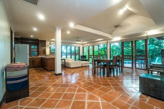 2 Bedrooms Villa