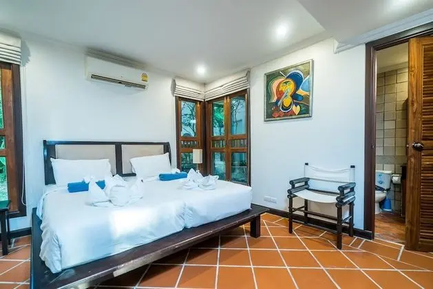 2 Bedrooms Villa