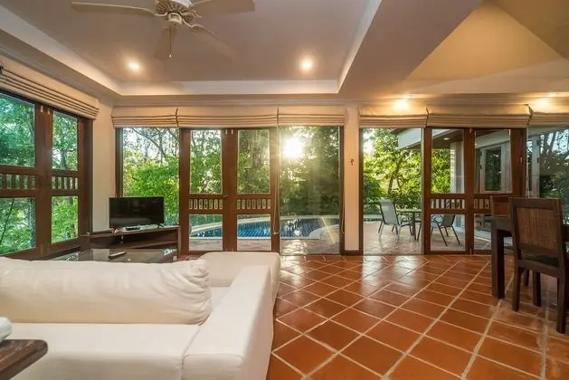 2 Bedrooms Villa