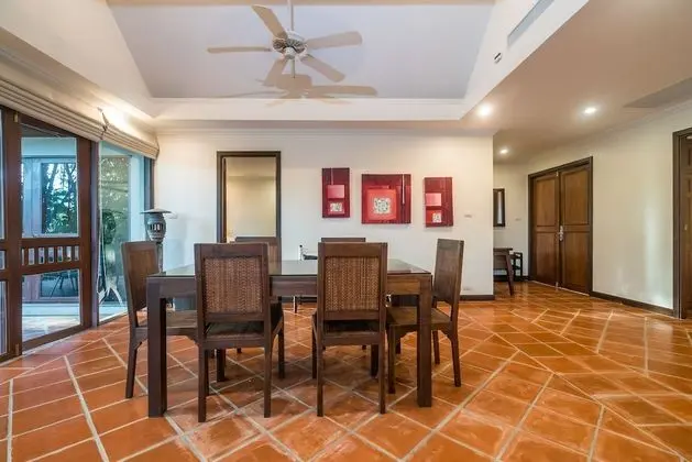 2 Bedrooms Villa
