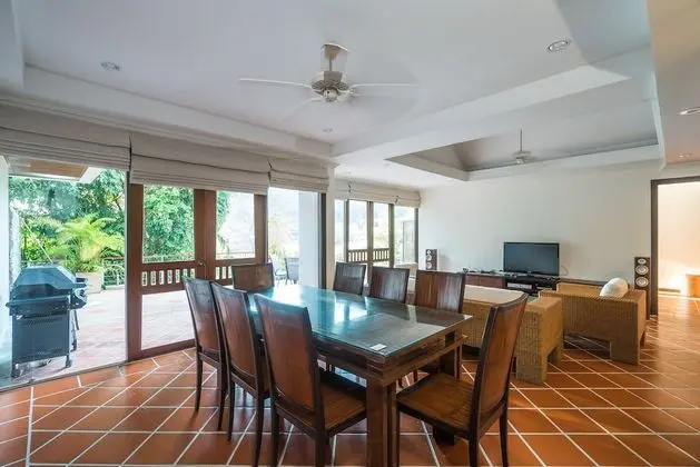 2 Bedrooms Villa