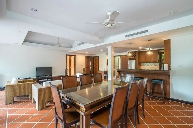 2 Bedrooms Villa