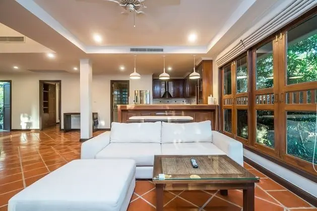 2 Bedrooms Villa