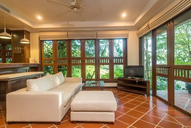 2 Bedrooms Villa