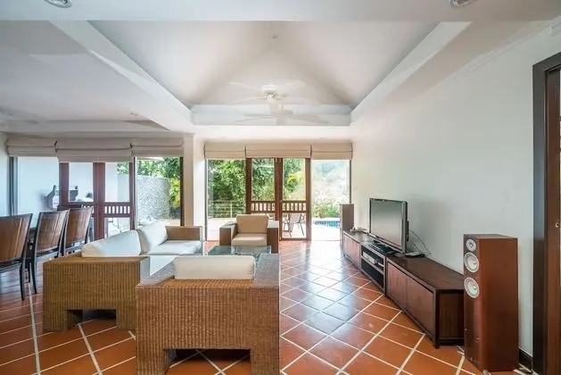 2 Bedrooms Villa