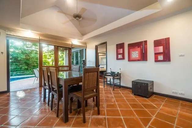 2 Bedrooms Villa