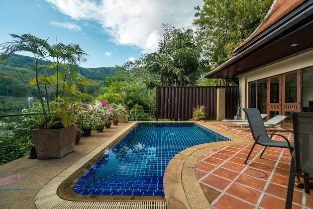 2 Bedrooms Villa
