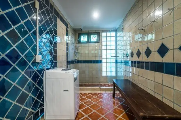 2 Bedrooms Villa