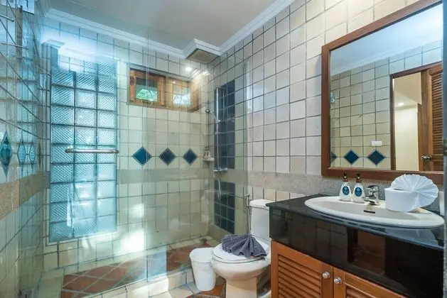 2 Bedrooms Villa