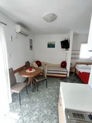 Apart Daire (Naki - terrace & free parking - A1(2))