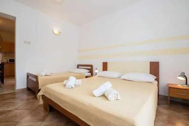 Apart Daire (Naki - terrace & free parking - A2(6+)