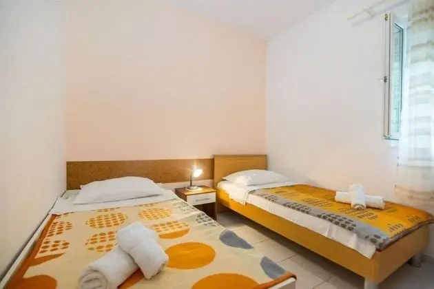 Apart Daire (Naki - terrace & free parking - A2(6+)