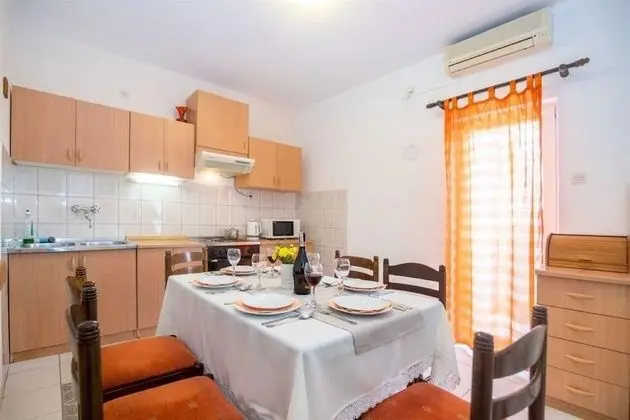 Apart Daire (Naki - terrace & free parking - A2(6+)