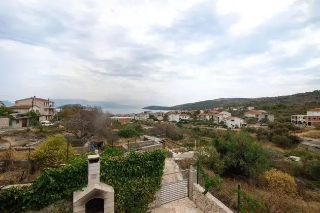 Apart Daire (Naki - terrace & free parking - A2(6+)