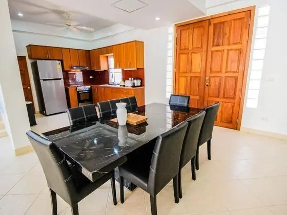 4 Bedrooms Pool Villa