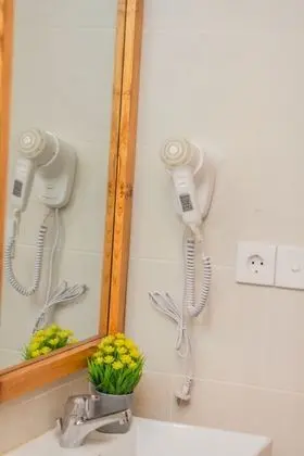 Deluxe Tek Büyük Yataklı Oda, 1 En Büyük (King) Boy Yatak, Havuz Manzaralı