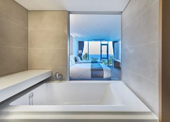 Deluxe Twin Ocean View