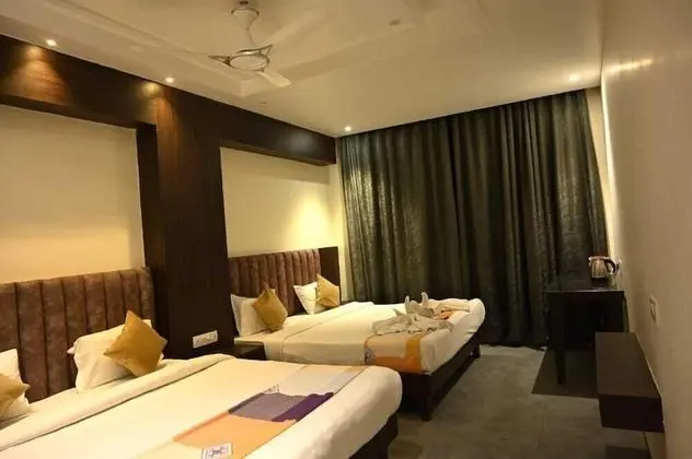 Luxury Oda