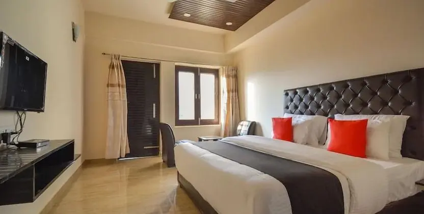 Tek Büyük Yataklı Oda (With Balcony)