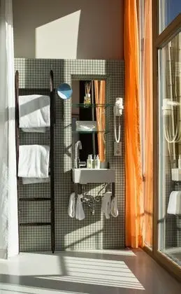 Junior Süit, Balkon