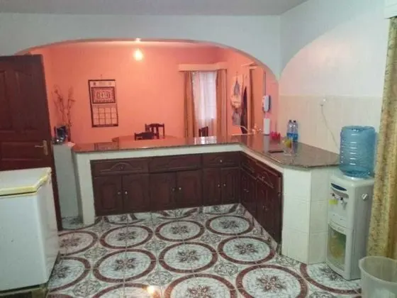 Tek Büyük veya İki Ayrı Yataklı Oda, Ortak Banyo