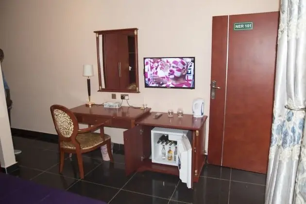 Comfort Dağ Evi, 1 Yatak Odası, Havuz Manzaralı