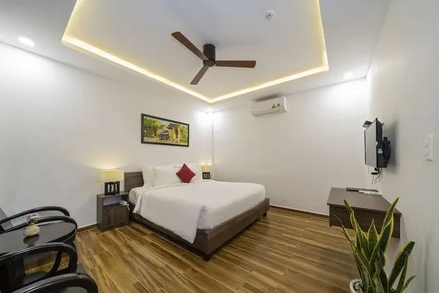 Deluxe Oda, 1 En Büyük (King) Boy Yatak, Balkon, Havuz Manzaralı