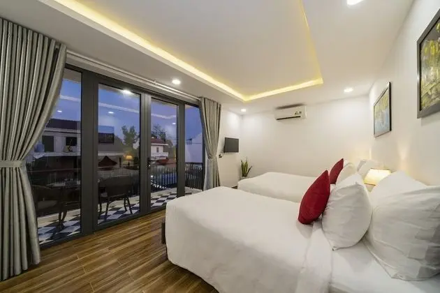 Deluxe Üç Kişilik Oda, Balkon, Şehir Manzaralı
