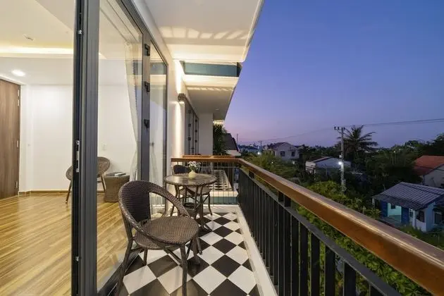 Deluxe Üç Kişilik Oda, Balkon, Şehir Manzaralı