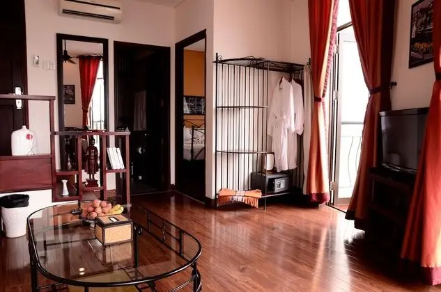 Süit, Balkon, Nehir Manzaralı (Corner)