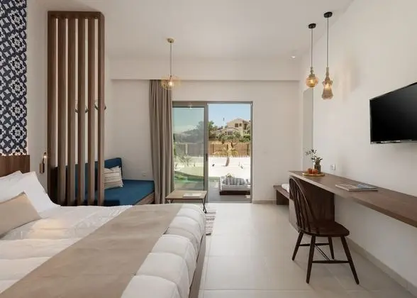 Comfort Süit, Havuz Manzaralı