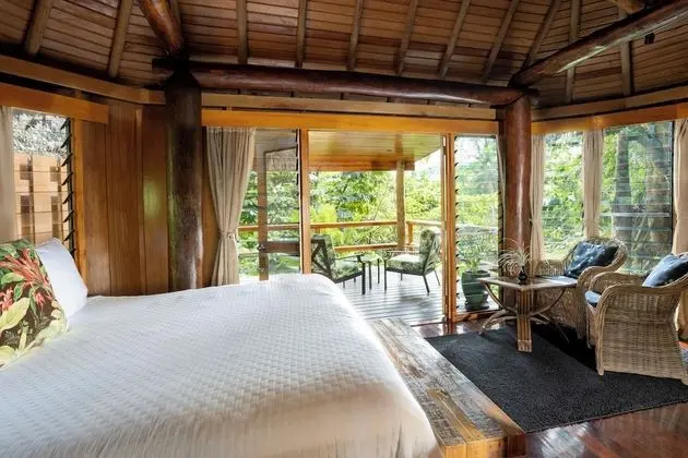 Romantic Bungalov, 1 En Büyük (King) Boy Yatak, Balkon, Bahçeli (Tropical Bure 4)