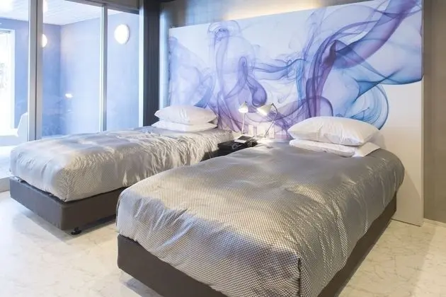Süit (Mist Sauna, Large Twin)