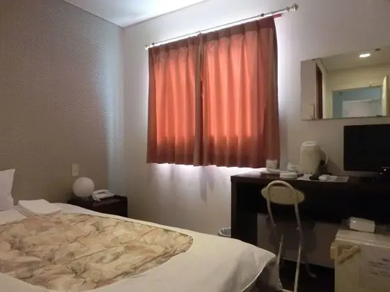 Tek Kişilik Oda, Sigara İçilebilir