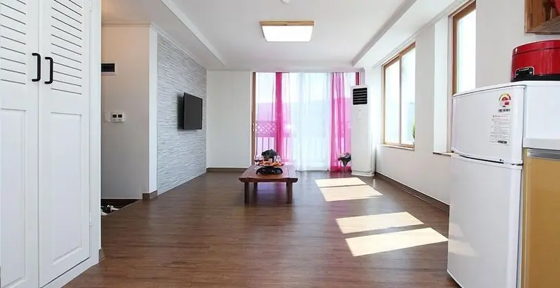 Dört Kişilik Oda (Red Yellow)