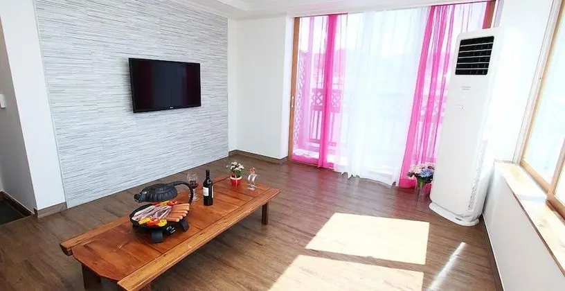 Dört Kişilik Oda (Red Yellow)