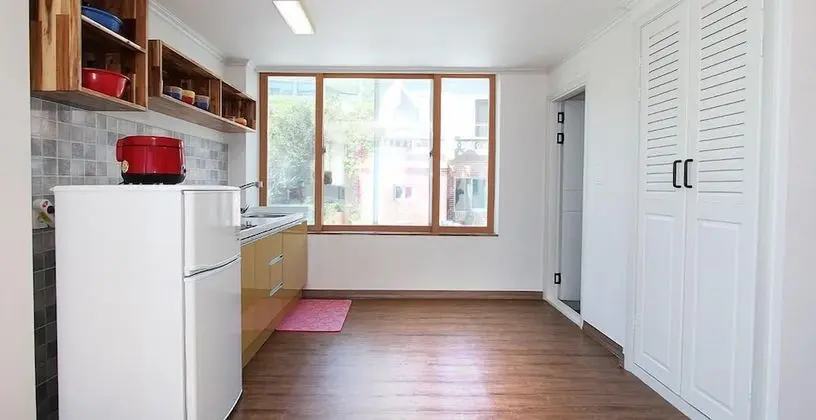 Dört Kişilik Oda (Red Yellow)