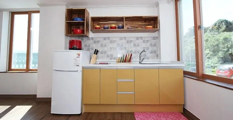 Dört Kişilik Oda (Red Yellow)